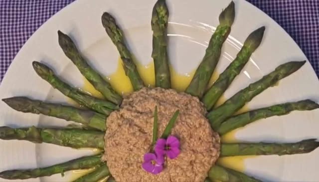 Grüner Spargel mit Thunfischmayonnaise