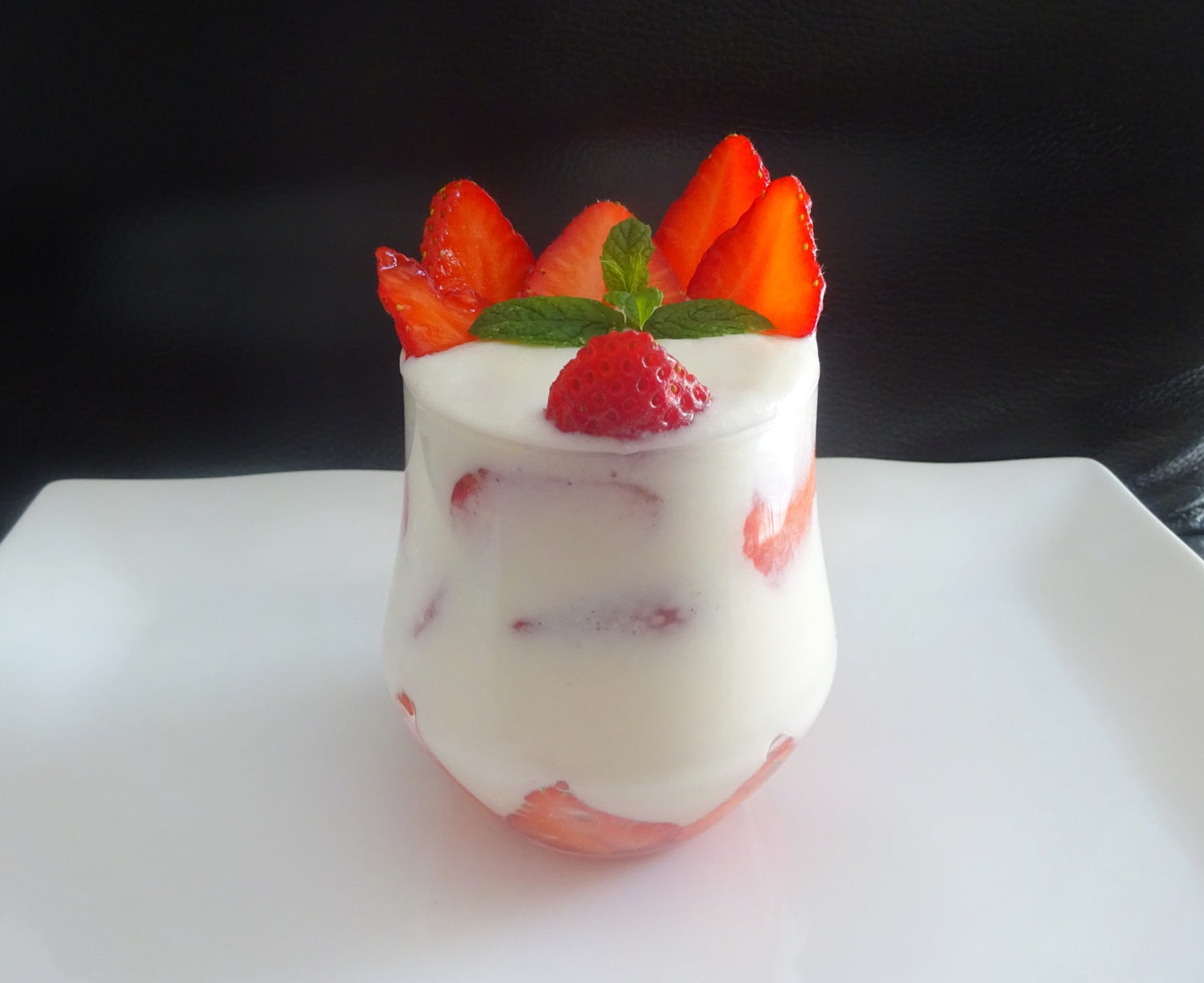 Erdbeermousse mit Limoncello
