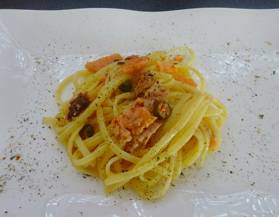 Nudeln mit Lachs, Thunfisch & Kapern