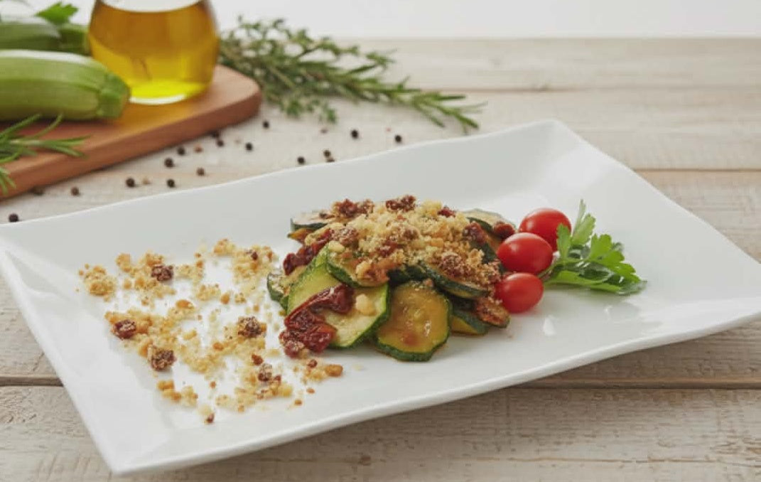 Zucchini mit getrockneten Tomaten