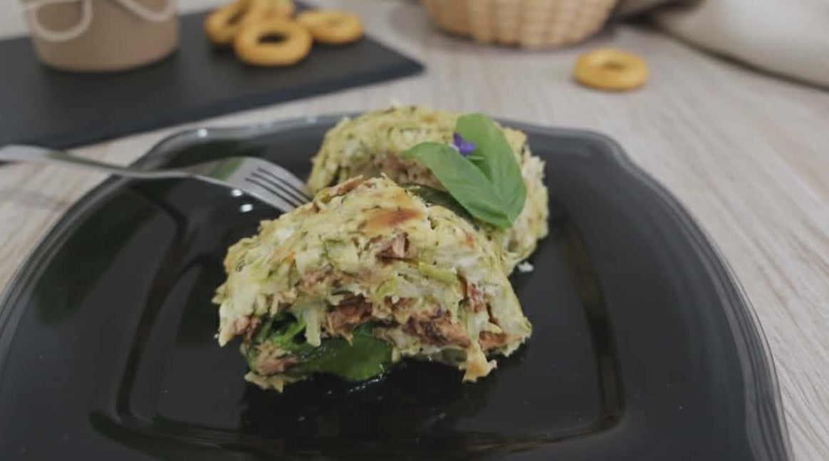 Zucchinirolle mit Thunfisch